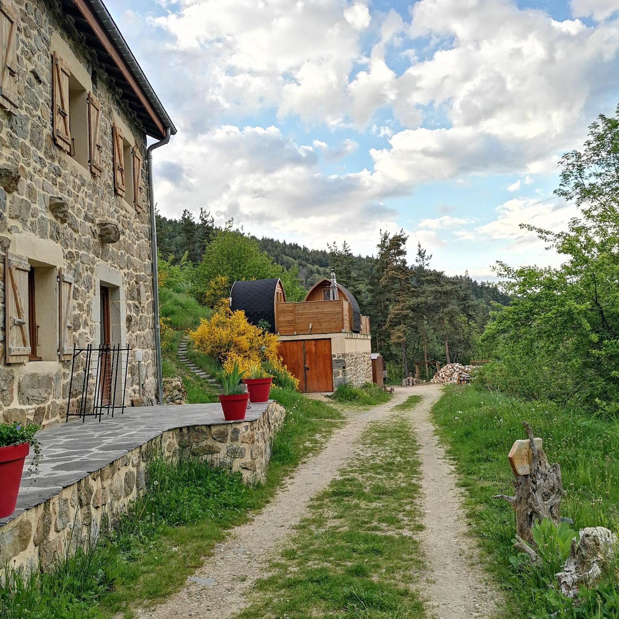 Le Cocon Du Vivarais Rochepaule Exterior photo
